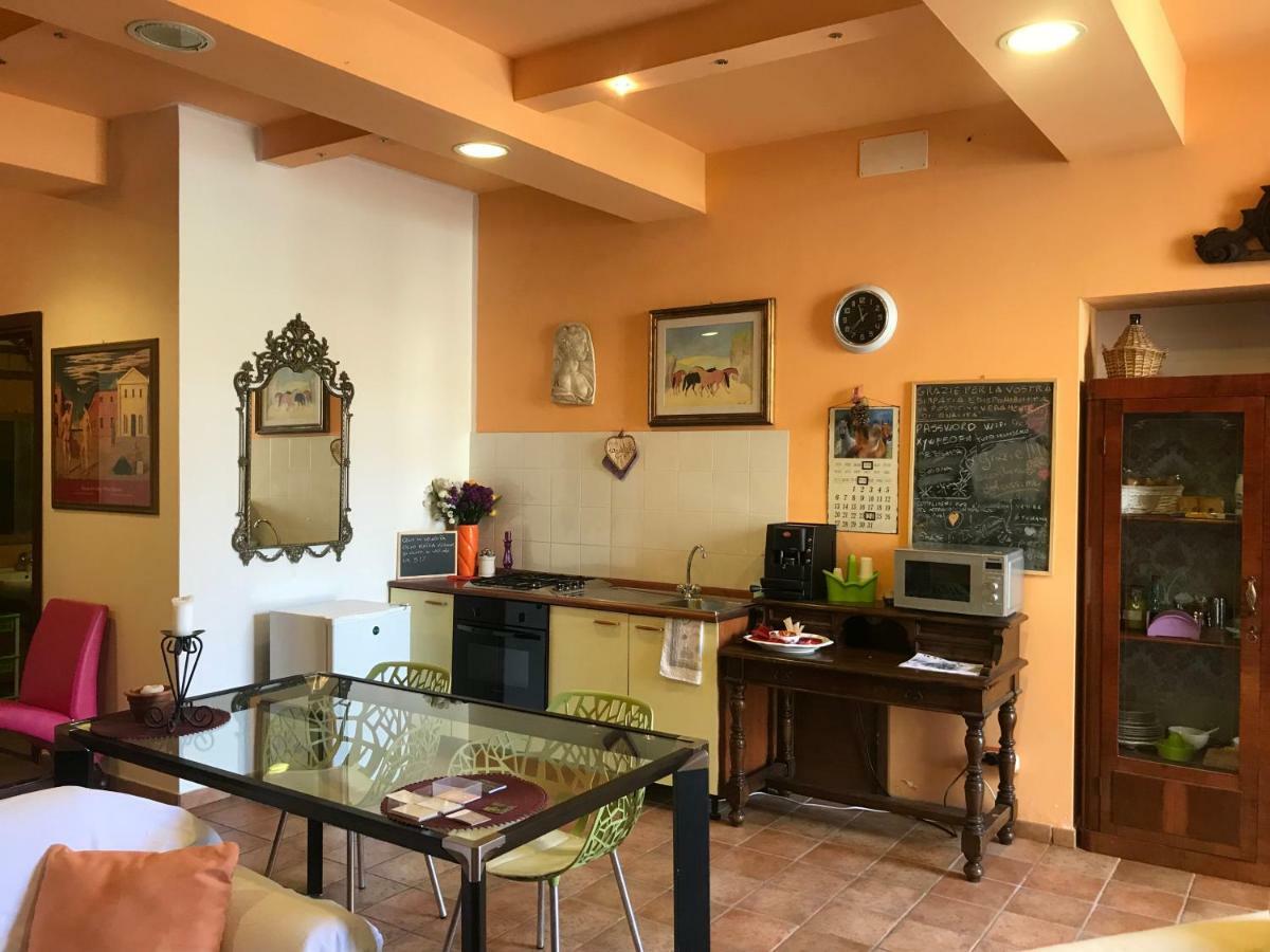 Alloggio Turistico La Stalla Tuscania Ngoại thất bức ảnh